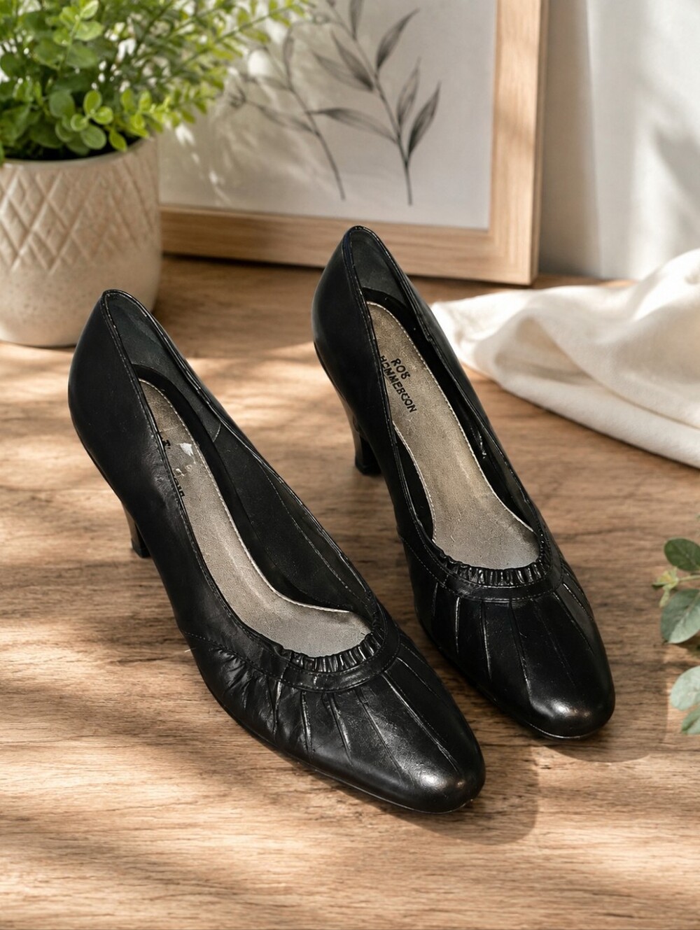 Size 8 Ros Hommerson black leather high heels